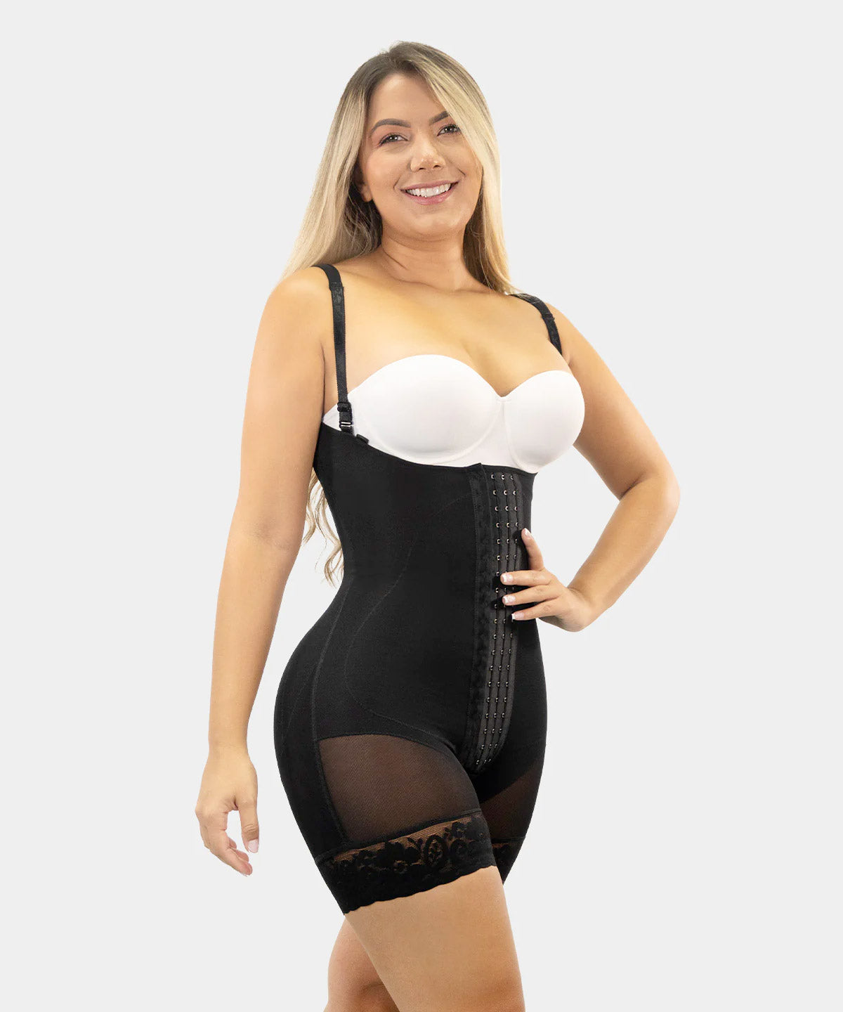 Short girdle with abdominal reinforcement F00463 by Fajas M&D® –