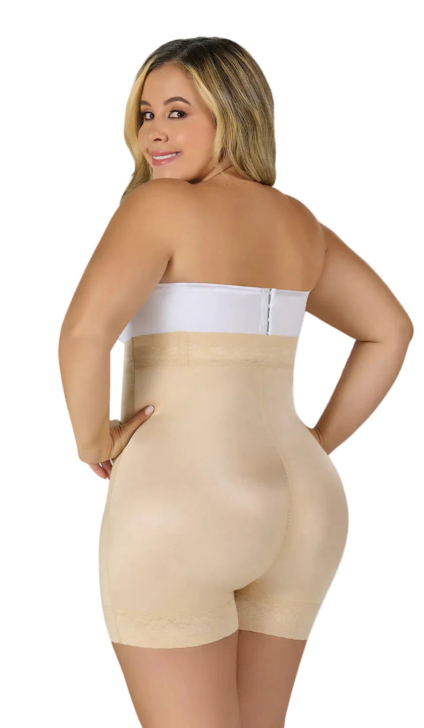 Short extra corto, talle extra alto, con refuerzo abdominal SXA0216 de Fajas M&D®