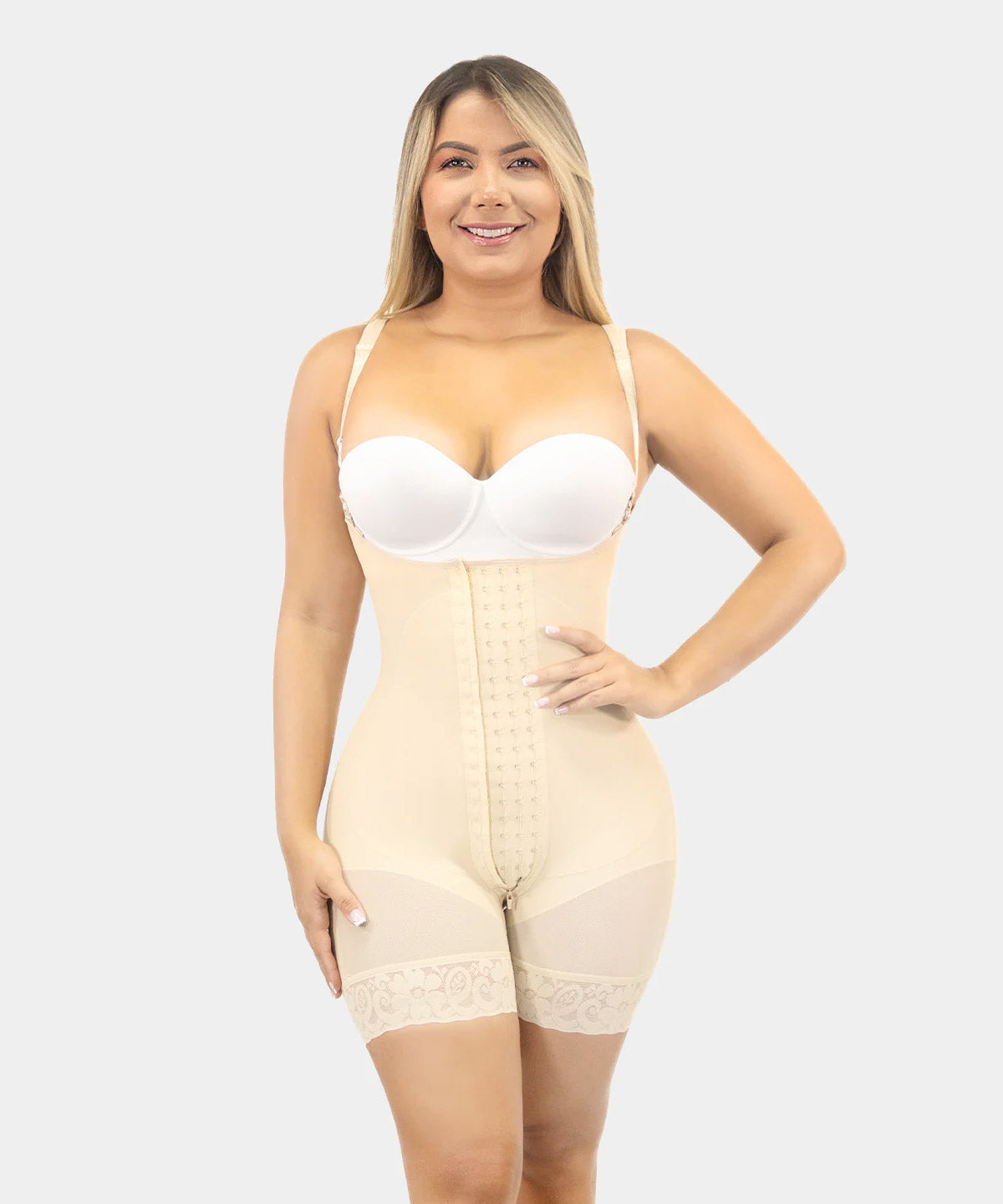 Faja corta con refuerzo abdominal F00463 de Fajas M&D